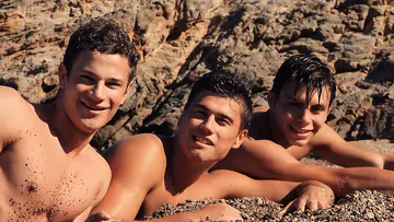 Nude guys from Freshmen on vacation
