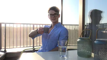 Geeky stud wanking his cock