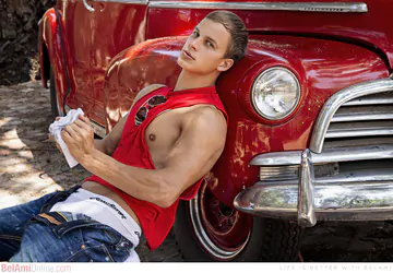 Belami model Luke Hamill
