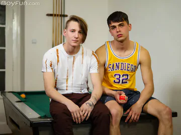 Sexy boy fucking his buddy 2589