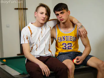 Sexy boy fucking his buddy 2589