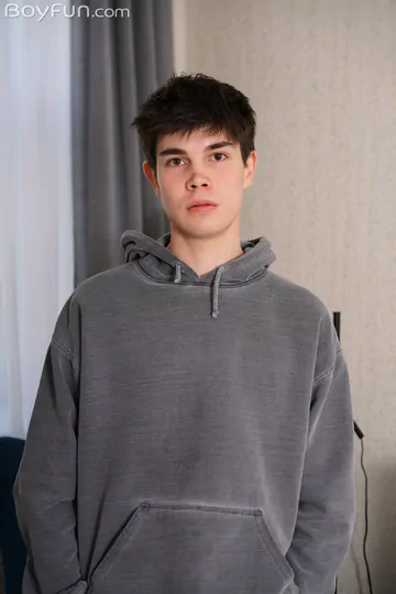 Sexy twink wanking and cums