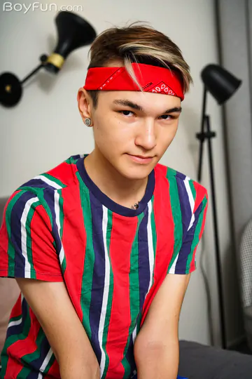 Bandana boy wanking his cock
