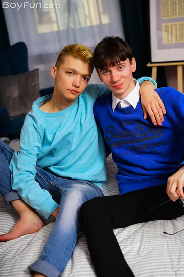 Boys in bed fucking and cumming
