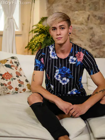 Hot guy with a smooth cock and ass