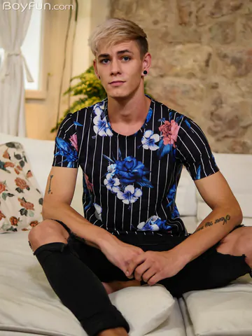 Hot guy with a smooth cock and ass
