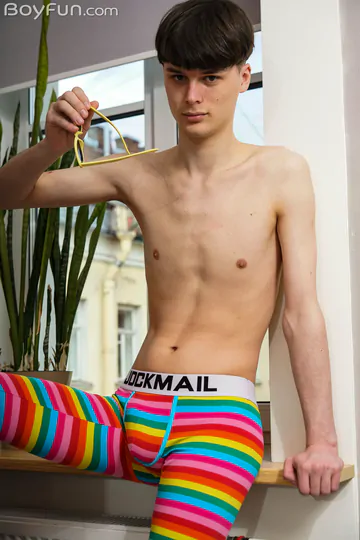 Ugly haircut but nice fat cock