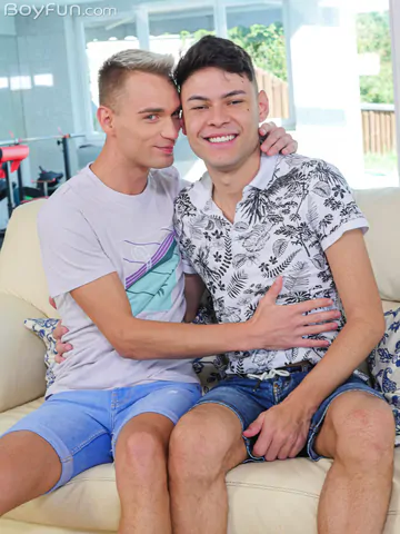 Blonde hottie getting butt fucked