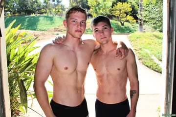 Hot guys with fit bodies sucking and fucking