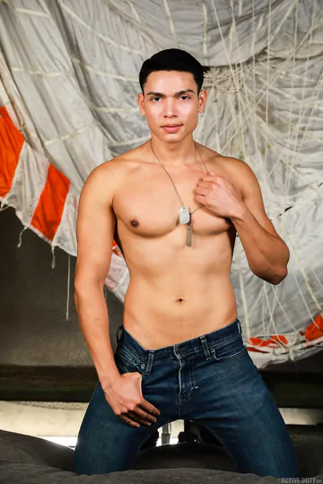 Army dudes getting naughty