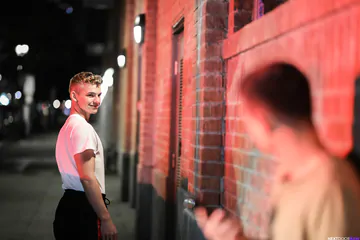 Fit guy fucking a cute twink