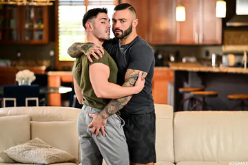 Hairy macho man fucking a cutie