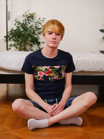 Yellow hair guy with a nice cock