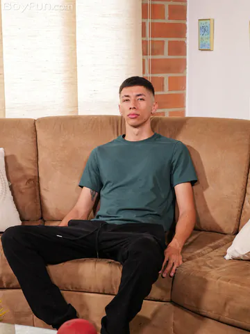 Sexy twink with a smooth shaved cock