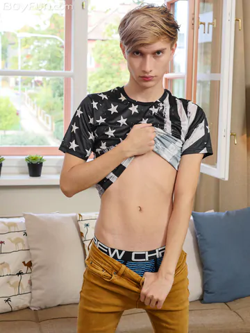 Beautiful twink showing his dick