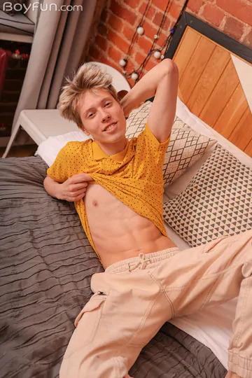 Gorgeous body on this boy