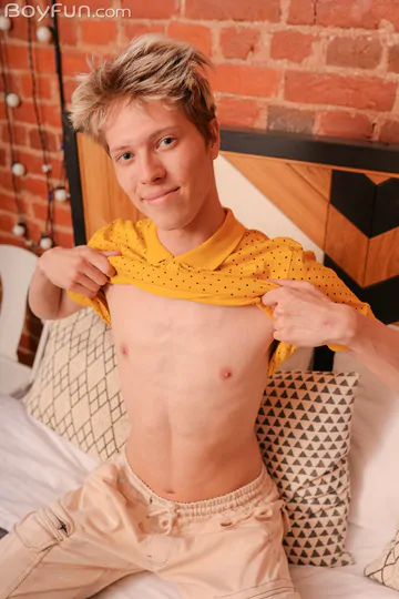 Gorgeous body on this boy