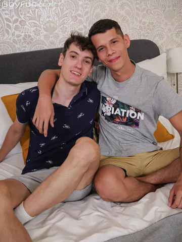 Guy getting some hot Latino cock