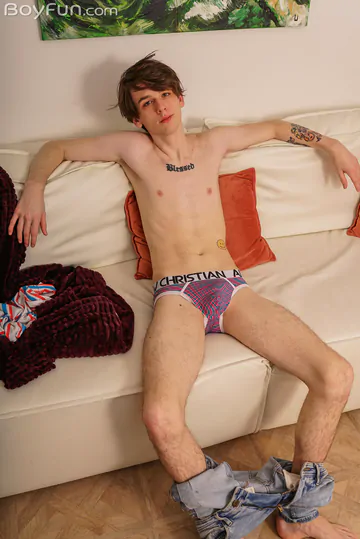 Geeky boy jerking off and cums