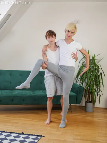 Twink with a big dick getting boned