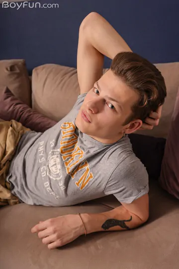 Smooth ass boy jerking off and cums