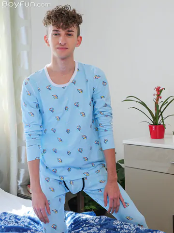 Curly guy with a thick dick