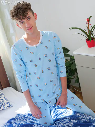 Curly guy with a thick dick