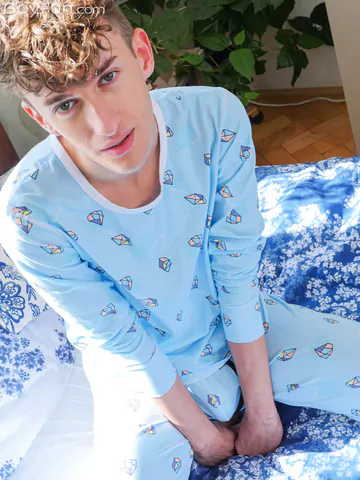 Curly guy with a thick dick