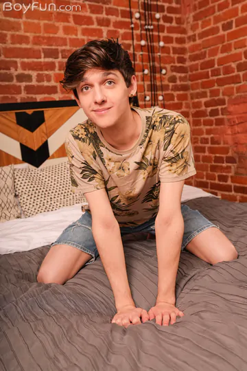 Gay boy with a smooth butthole