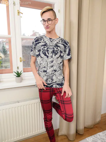 Twink with a thin curved cock