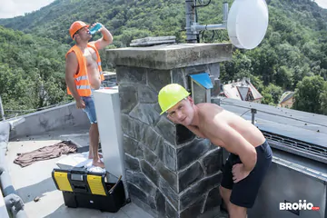 Construction workers bareback fucking