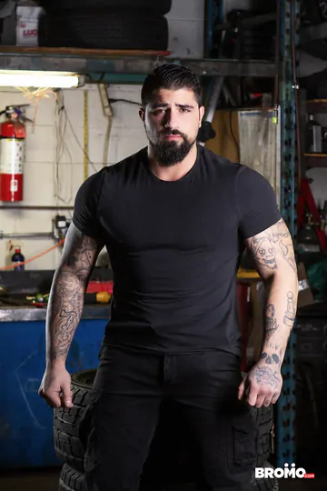 Ryan Bones boning Lev Ivankov