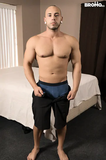 Guys with muscular bodies fucking