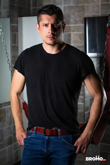 Dungeon porn with Ryan Bones