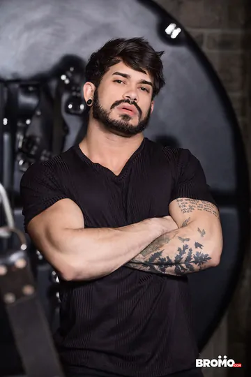 Dungeon gay porn from Bromo