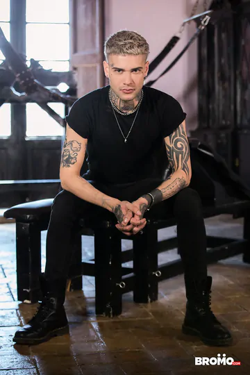 Sexy blonde tattooed guy fucking