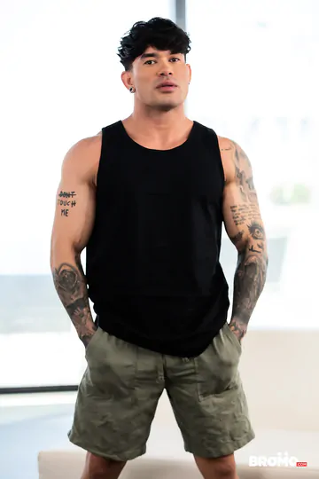 Muscular guys fucking and cumming