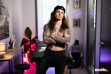 Guys in a tattoo parlour fucking