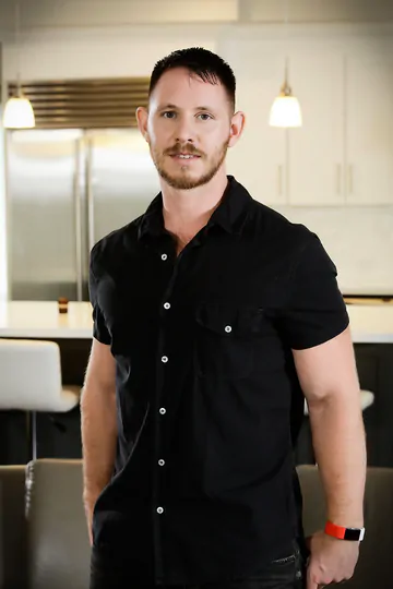 Ripped jock getting fucked by a hairy dude