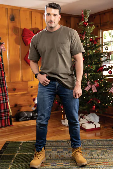 Sexy muscular guy fucking ass