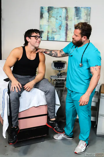 Big man fucking a geeky guy