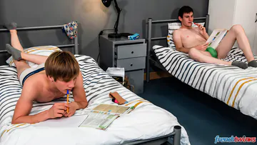 Blonde hottie getting boned