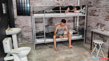 Boys in a prison cell fucking
