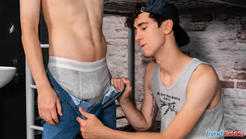 Boys in a prison cell fucking