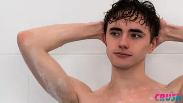 Cock sucking in the gym showers