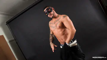 Masked guy with a nice dick