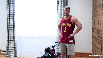 Hunky guy machine masturbating