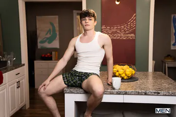 Twink fucking an older hunk