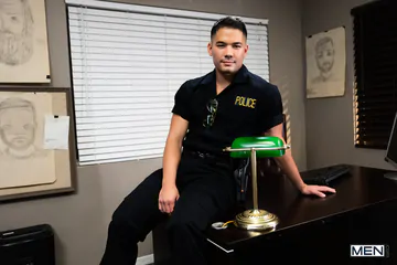 Police officer fucking the suspect
