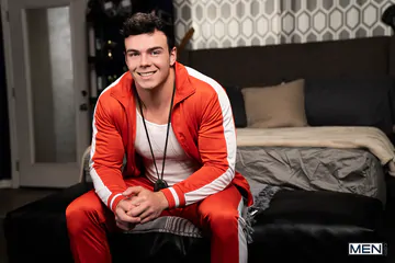 Stud getting fucked by a twink